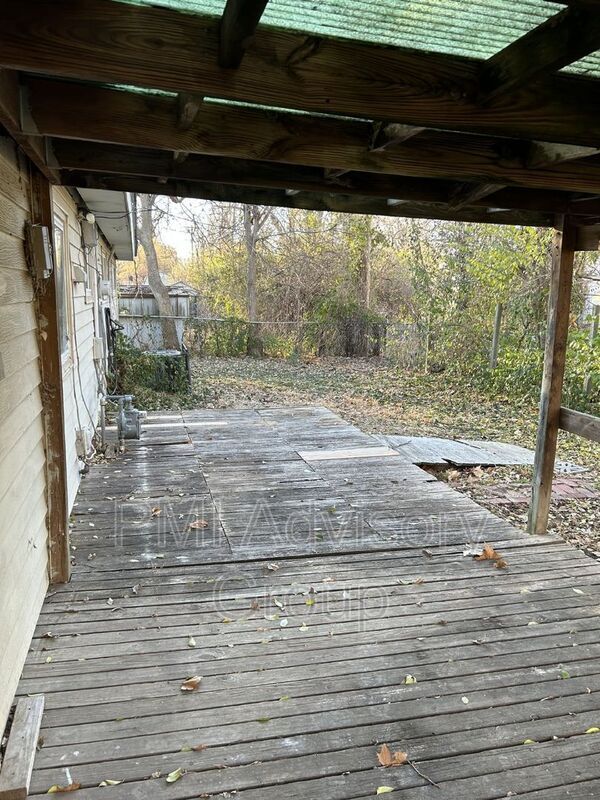 Building Photo - 2513 SW Mission Ave