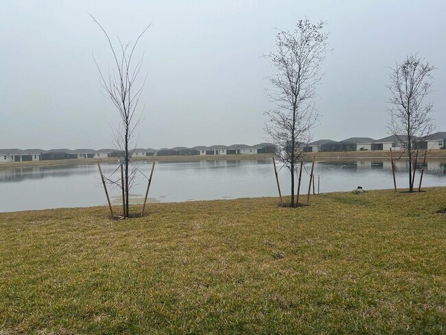 Building Photo - 7779 Lakes Edge Ln