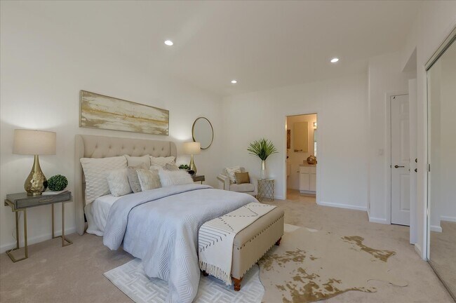 Building Photo - 1150 Pine St