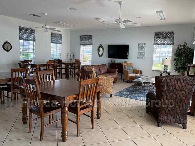 Building Photo - 3629 Pine Oak Cir