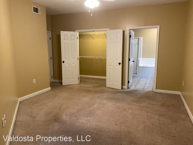 Building Photo - 2502B Jerry Jones Dr