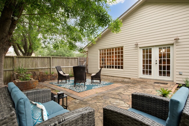 Building Photo - 20415 Linden Tree Dr