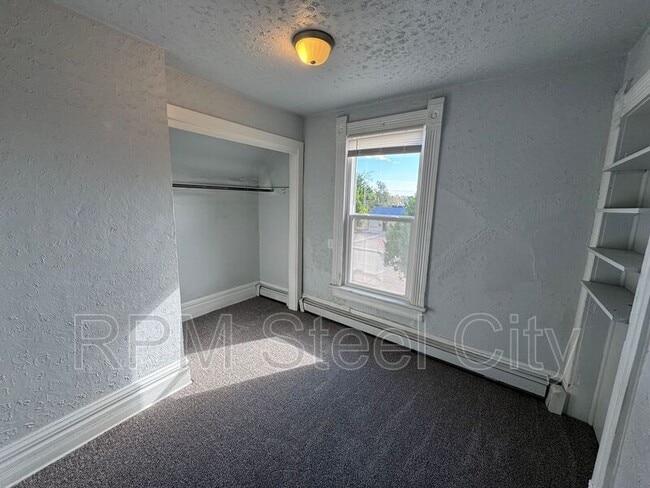 Building Photo - 2723 3rd Ave