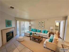 Building Photo - Canyon Lake Beauty!!