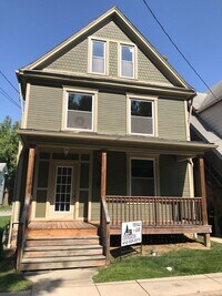 Building Photo - 3 Bed 1.5 Bath Single Family Home for Rent in Butler, PA