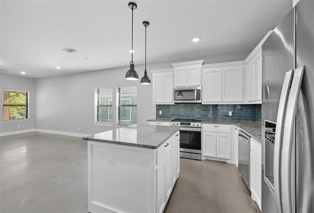 Building Photo - 610 E Shepherd St