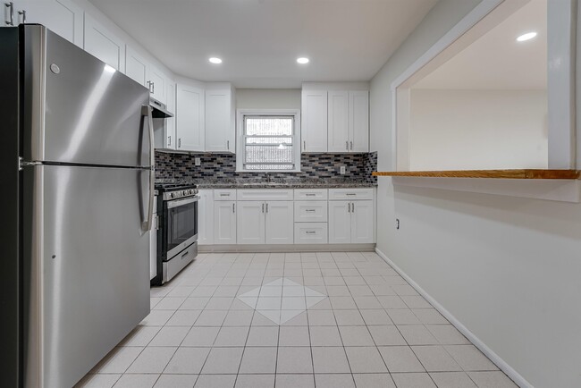 Primary Photo - 263 Palisade Ave