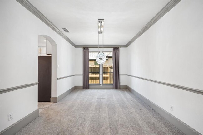 Building Photo - 2122 Mallow Ln