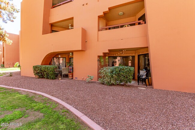 Building Photo - 12212 N Paradise Vlg Pkwy S