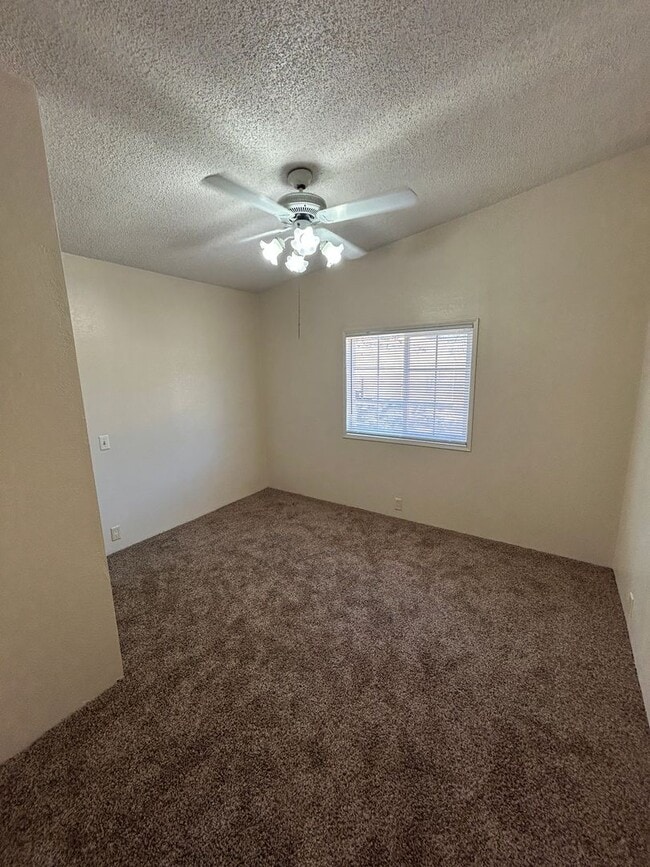 Building Photo - 40771 Blue Oak Dr