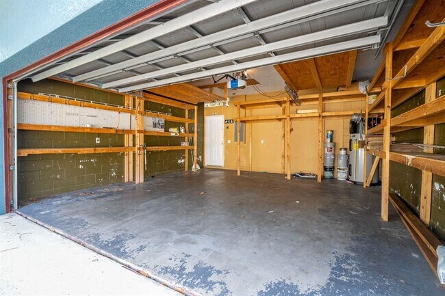 Building Photo - 14443 Golden Rain Tree Blvd
