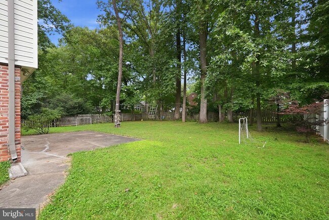 Building Photo - 809 Woodley Dr