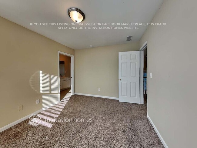 Building Photo - 66 Kenyon St SE