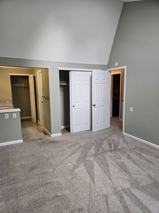 Building Photo - 9938 Grove Way