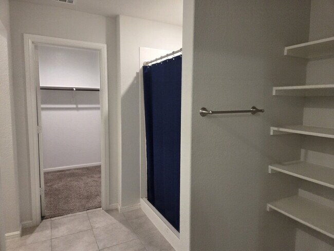 Building Photo - 3128 Winoak Dr