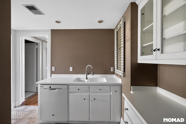 Building Photo - 2068 Walton Wy