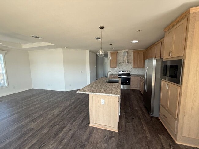 Building Photo - 7511 Westwood Dr