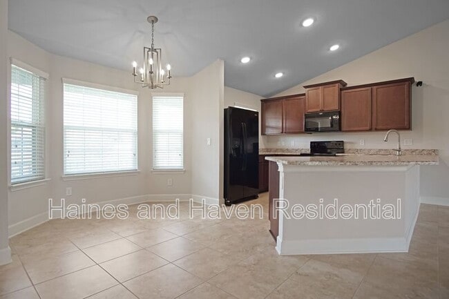 Building Photo - 1217 Forest Hill Dr