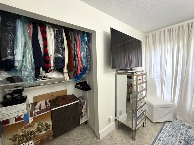 Building Photo - 10760 NW 18th Ct