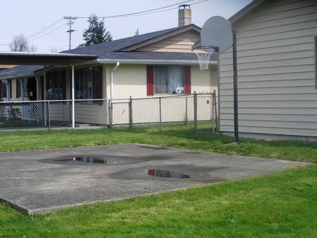 Building Photo - 3 Bedroom in Mountain View