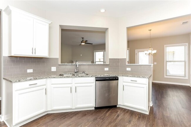 Building Photo - 3452 Baylor Cir