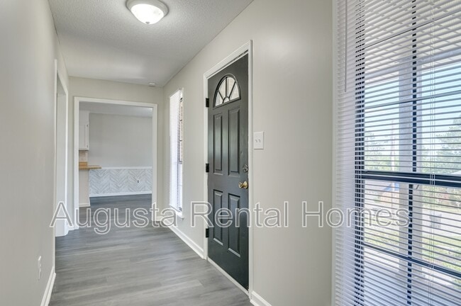 Building Photo - 2716 Cardigan Ct