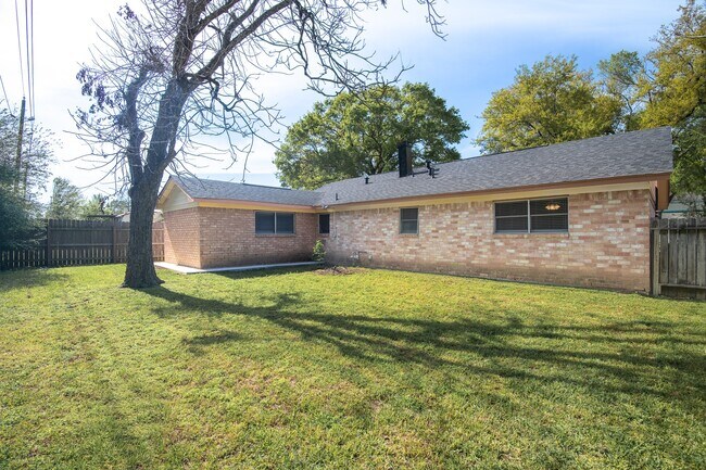 Building Photo - 2510 Marble Falls Dr