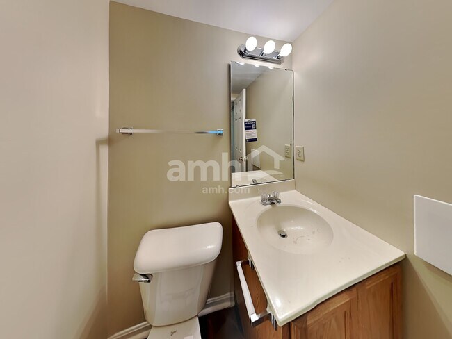 Building Photo - 10550 Williamswoods Dr