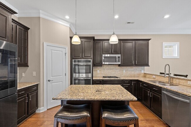 Building Photo - 4 Bedroom Home with Finished Flex Space Ab...