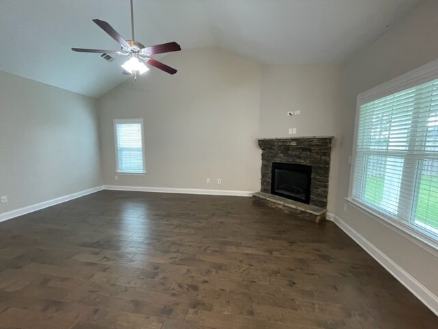 Building Photo - 2124 Kinsale Ave