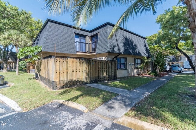 Building Photo - 14209 SW 94th Cir Ln