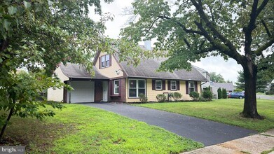 Building Photo - 54 Plumtree Ln