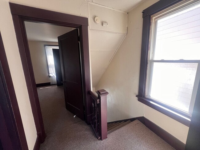 Building Photo - Monessen - 2 bed 1 bath - cozy home for rent