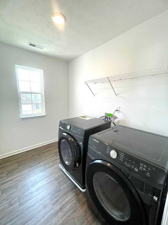 Building Photo - Gorgeous New Construction Home!