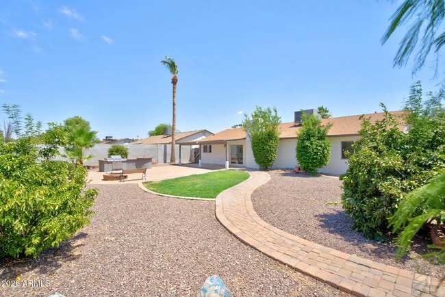 Building Photo - 8832 E Lupine Ave