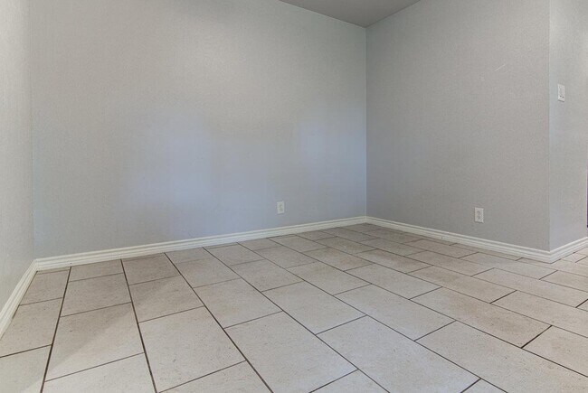 Building Photo - 12111 Missel Thrush Ct