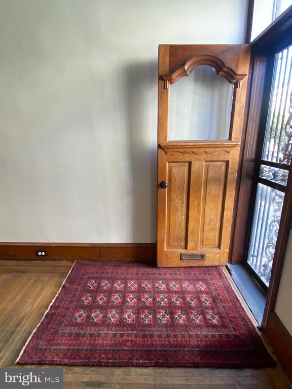 Building Photo - 2038 E Dauphin St