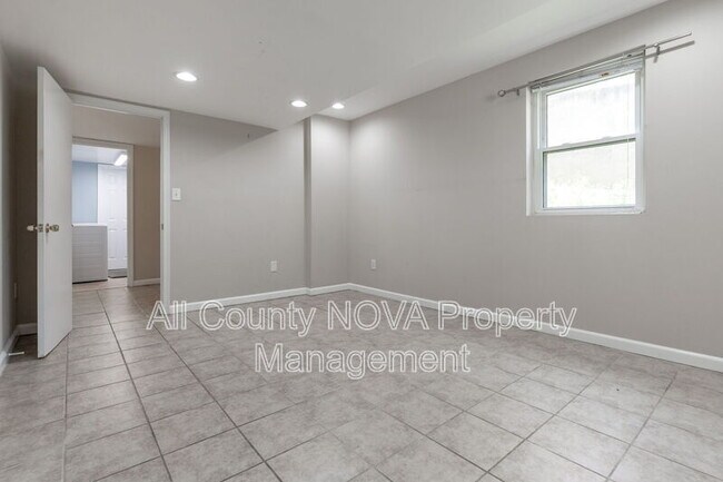 Building Photo - 4141 21st Rd N