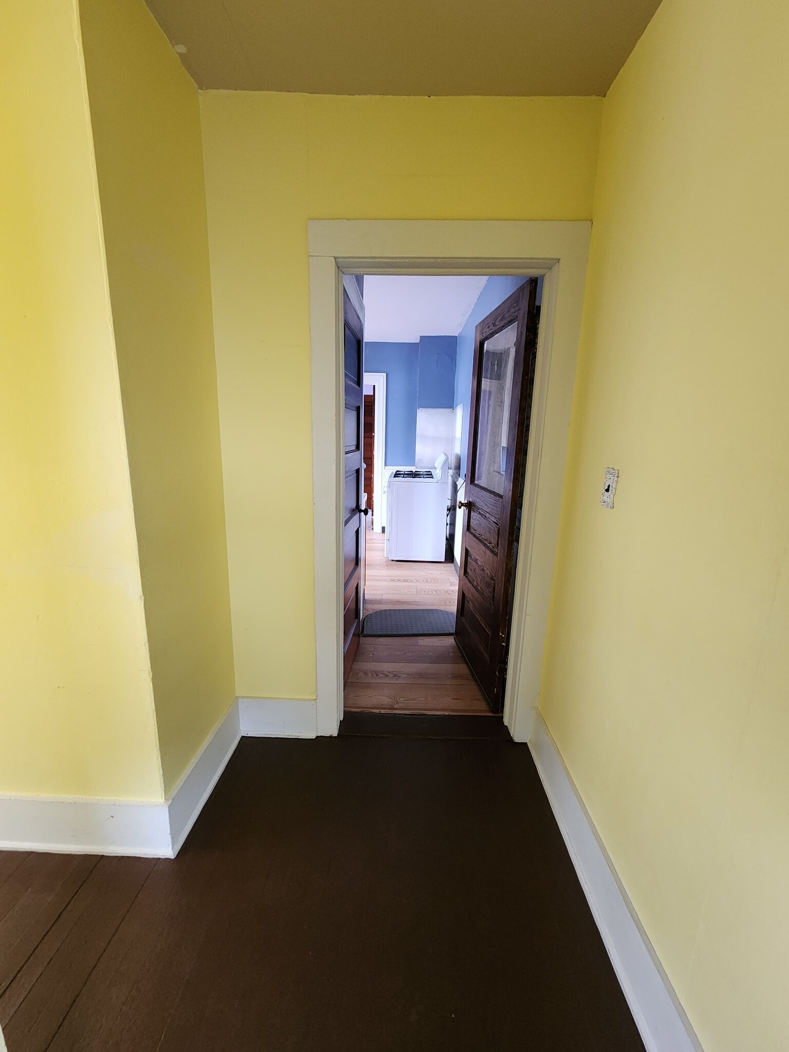 Building Photo - 161 Thayer St