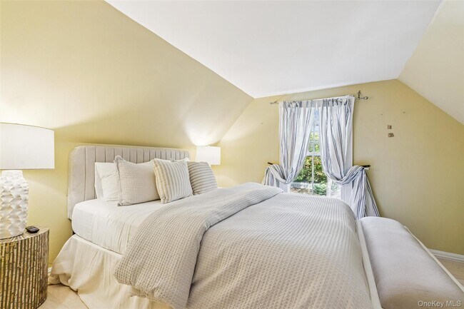 Building Photo - 212 Lumber Ln