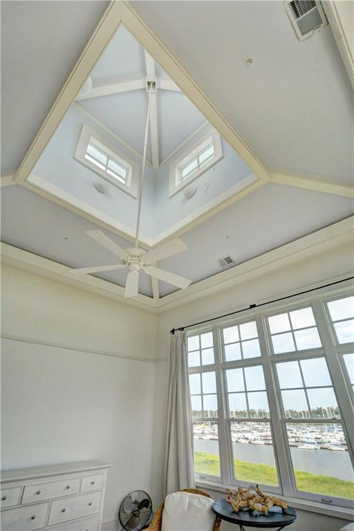 Building Photo - 10 Marina Dr