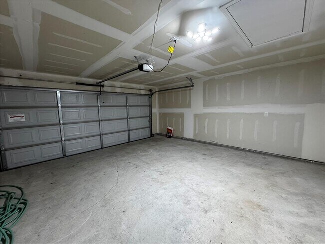Building Photo - 12228 KAMERON Wy