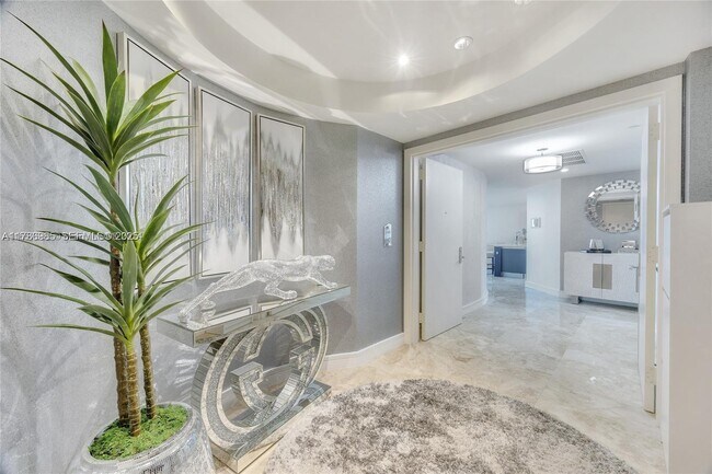 Building Photo - 17001 Collins Ave