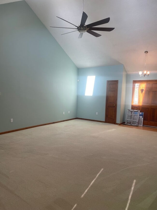 Building Photo - LaFollette 37766 - Charming Ranch-Style 3 ...