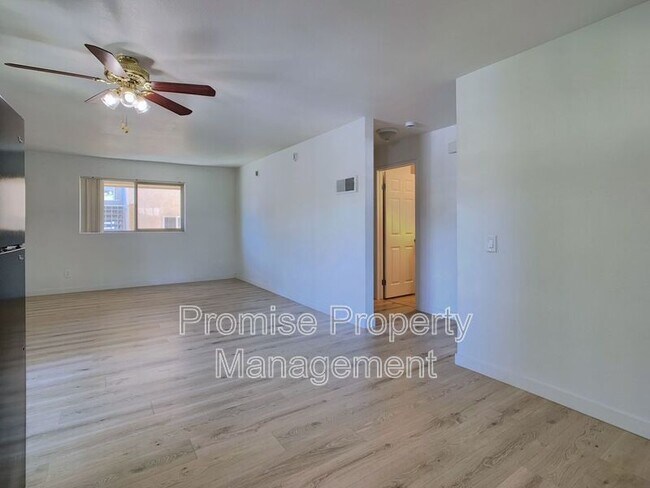 Building Photo - 540 65th St