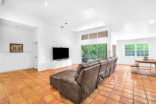 Building Photo - 9690 NW 39th St