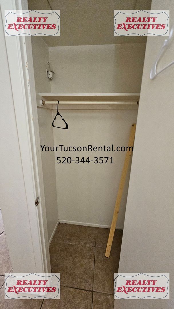 Building Photo - Country Club & Fort Lowell area - 2 Beds 1 bath with AC