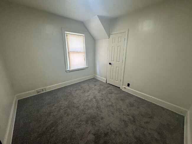 Building Photo - 5517 Drexel St