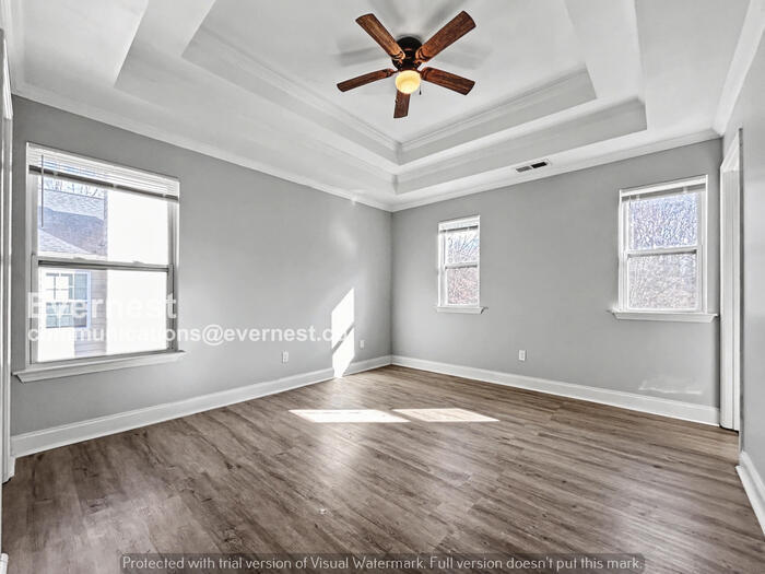 Building Photo - 936 Hall St NW