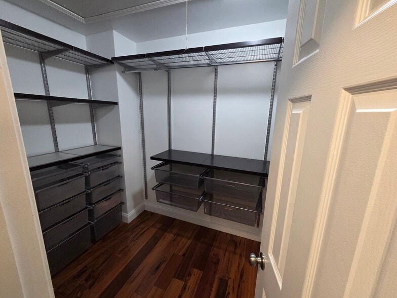 Primary Closet - 115 Waltham Ct